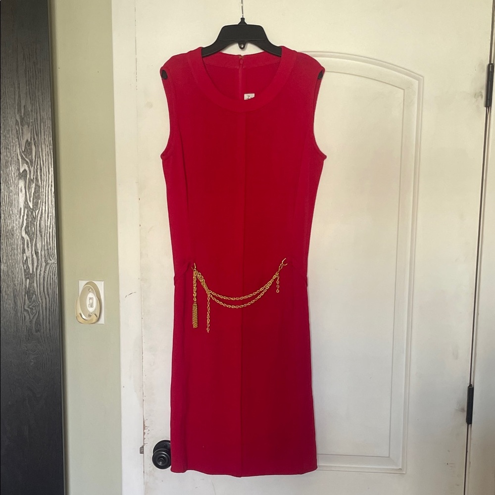 St. John Collection Red knit Sleeveless Dress with Gold Chain Sz 6